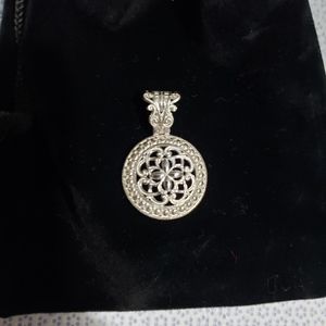 .925 Sterling Silver Round Filigree Pendant EUC Floral 1 3/8 inch x 7/8 inch